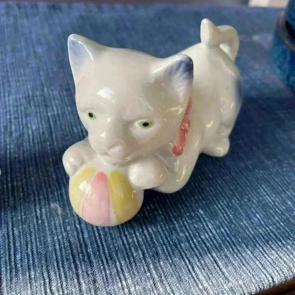 Other - Cats 2 vintage glaze, porcelain cats very cute